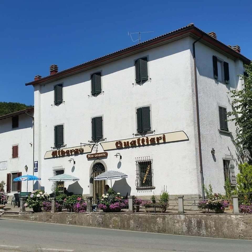 Albergo Ristorante Gualtieri Barberino di Mugello Luaran gambar