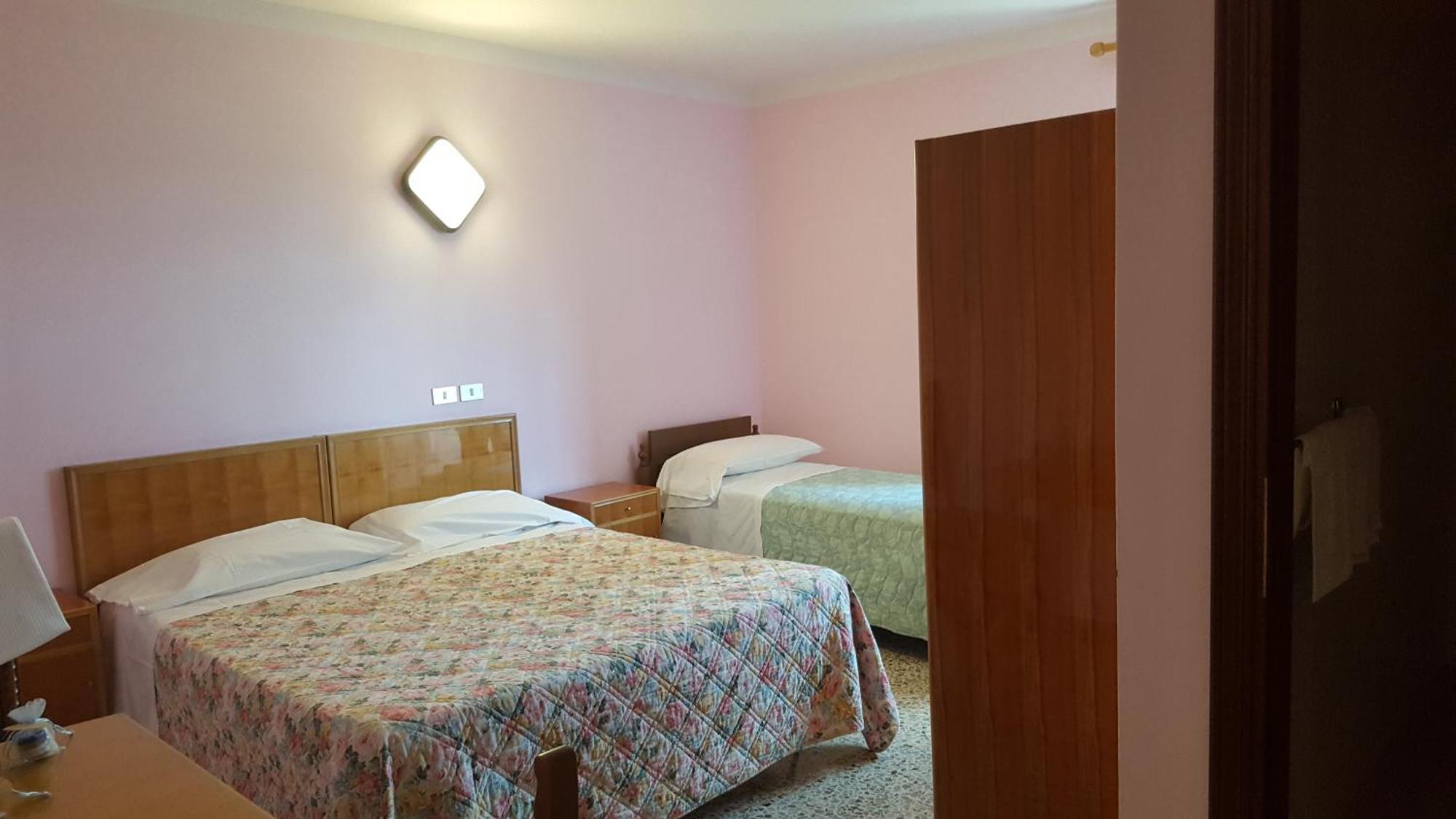 Albergo Ristorante Gualtieri Barberino di Mugello Bilik gambar
