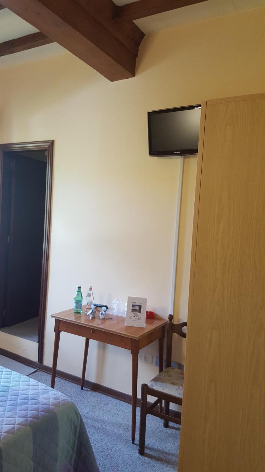 Albergo Ristorante Gualtieri Barberino di Mugello Bilik gambar